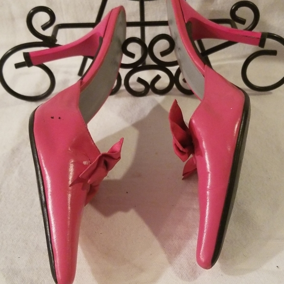 BCBG PARIS SHOES - Picture 5 of 6